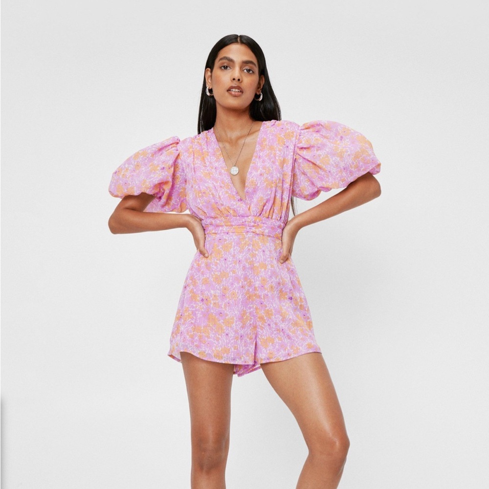 Nasty Gal Pink and Purple Floral Puff Sleeve VNeck Romper | size 4